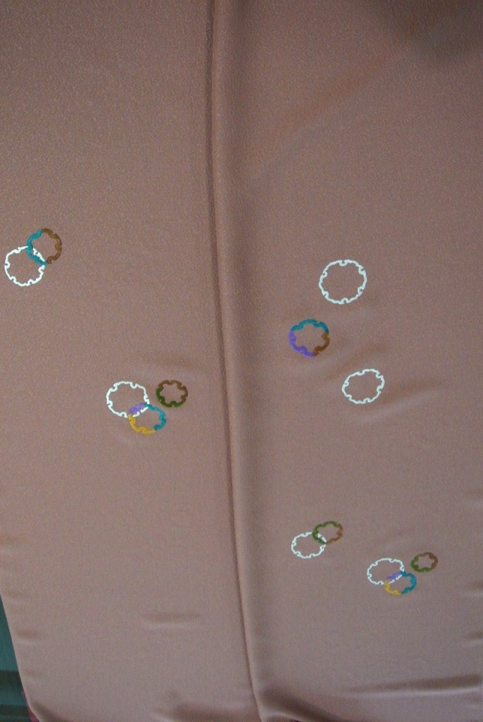 紋意匠地京刺繍付け下げ